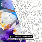 Malen nach Zahlen blauer und violetter Schmetterling auf Blumen, beiger Hintergrund – Nahaufnahme der nummerierten Leinwand