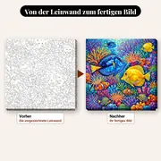 Malen nach Zahlen Tropische Fische als Mosaik im Glasmalerei-Stil – vorher und nachher: vorgezeichnete Leinwand und fertiges Gemälde