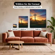 Malen nach Zahlen christlich: Kreuz auf Hügel bei Sonnenaufgang – verfügbare Formate im Größenvergleich zu einem Sofa