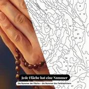 Malen nach Zahlen betende Hände mit einem Rosenkranz – Nahaufnahme der nummerierten Leinwand