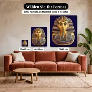Malen nach Zahlen goldene Pharaonenmaske auf blauem Hintergrund – verfügbare Formate im Größenvergleich zu einem Sofa