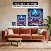 Malen nach Zahlen Lilo &amp; Stitch mit Drachenflügeln und Vollmond – verfügbare Formate im Größenvergleich zu einem Sofa