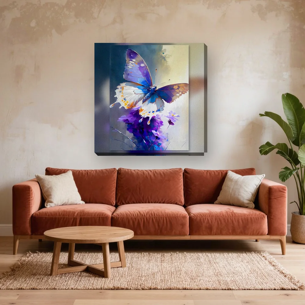 Malen nach Zahlen blauer und violetter Schmetterling auf Blumen, beiger Hintergrund – fertiges Gemälde in einem Wohnzimmer