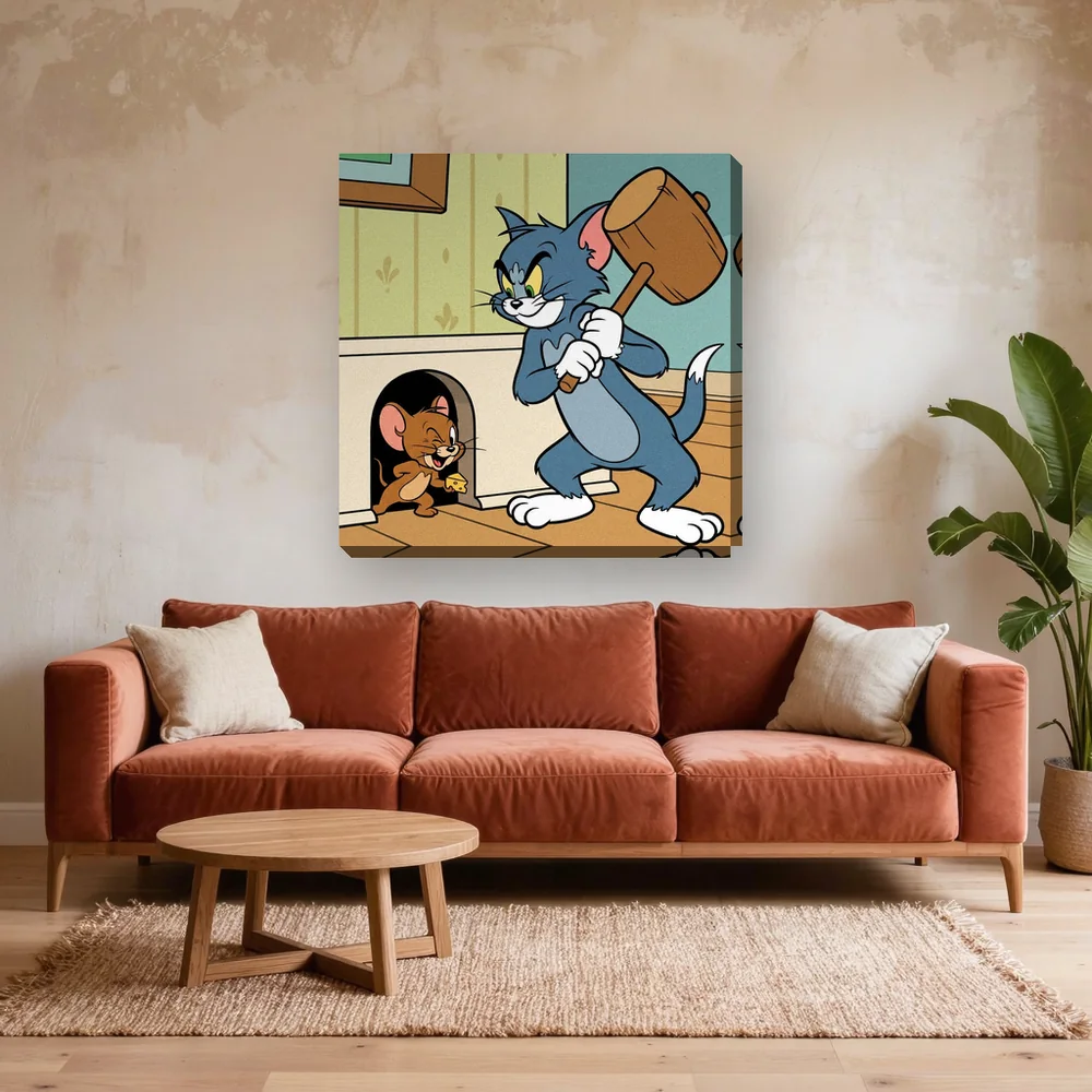 Malen nach Zahlen Tom und Jerry mit einem Holzhammer – fertiges Gemälde in einem Wohnzimmer