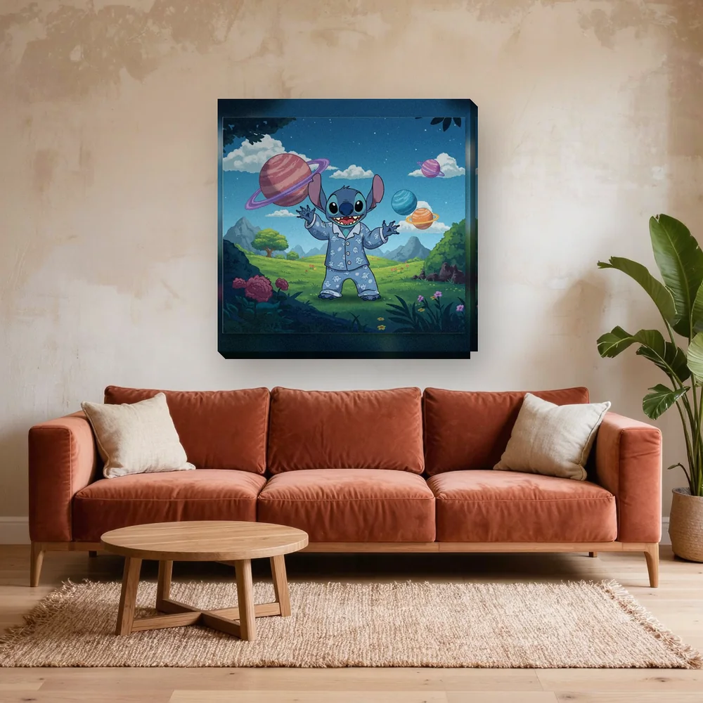 Malen nach Zahlen Lilo & Stitch: Stitch im Schlafanzug mit Planeten – fertiges Gemälde in einem Wohnzimmer
