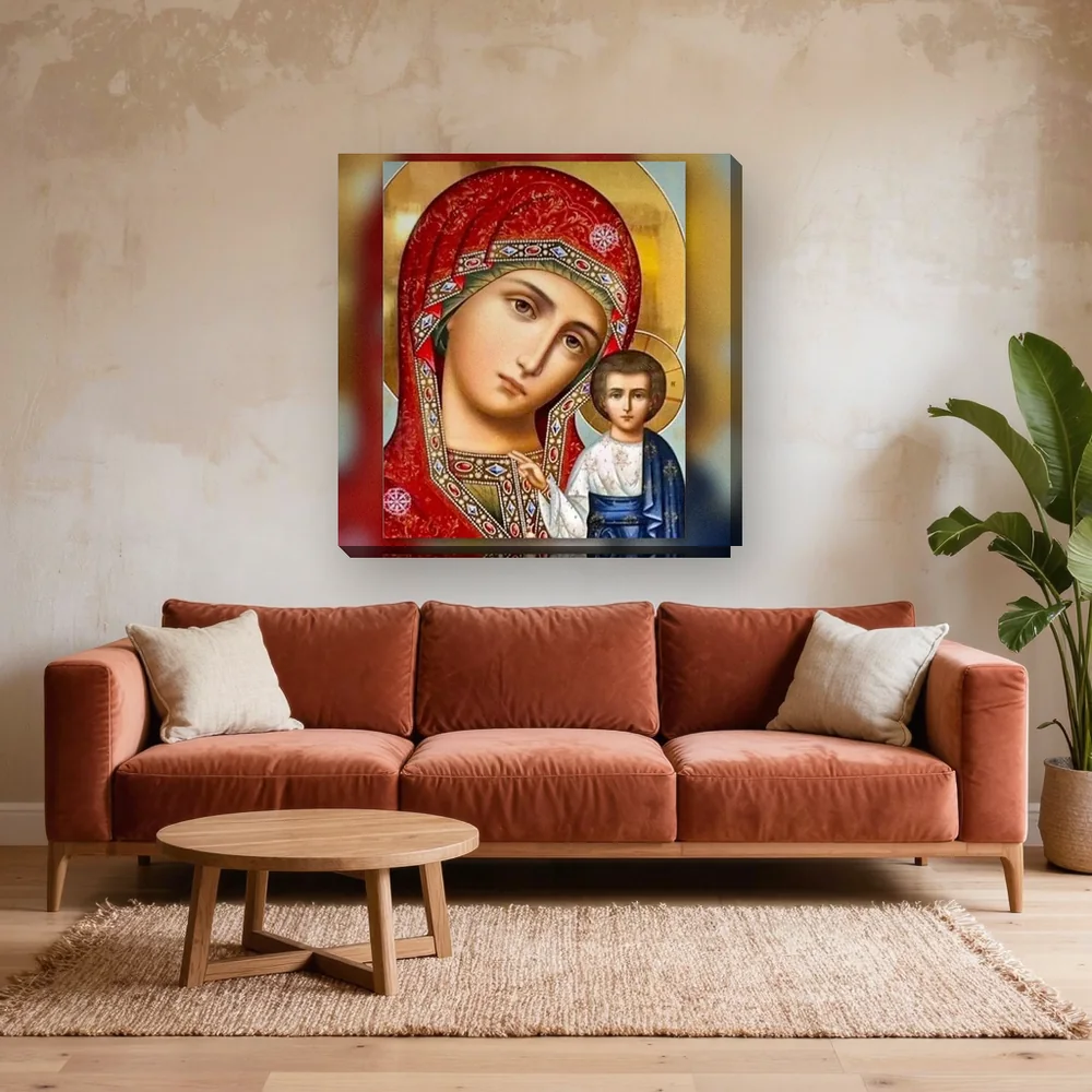 Malen nach Zahlen Madonna mit Kind, goldene Ikone – fertiges Gemälde in einem Wohnzimmer